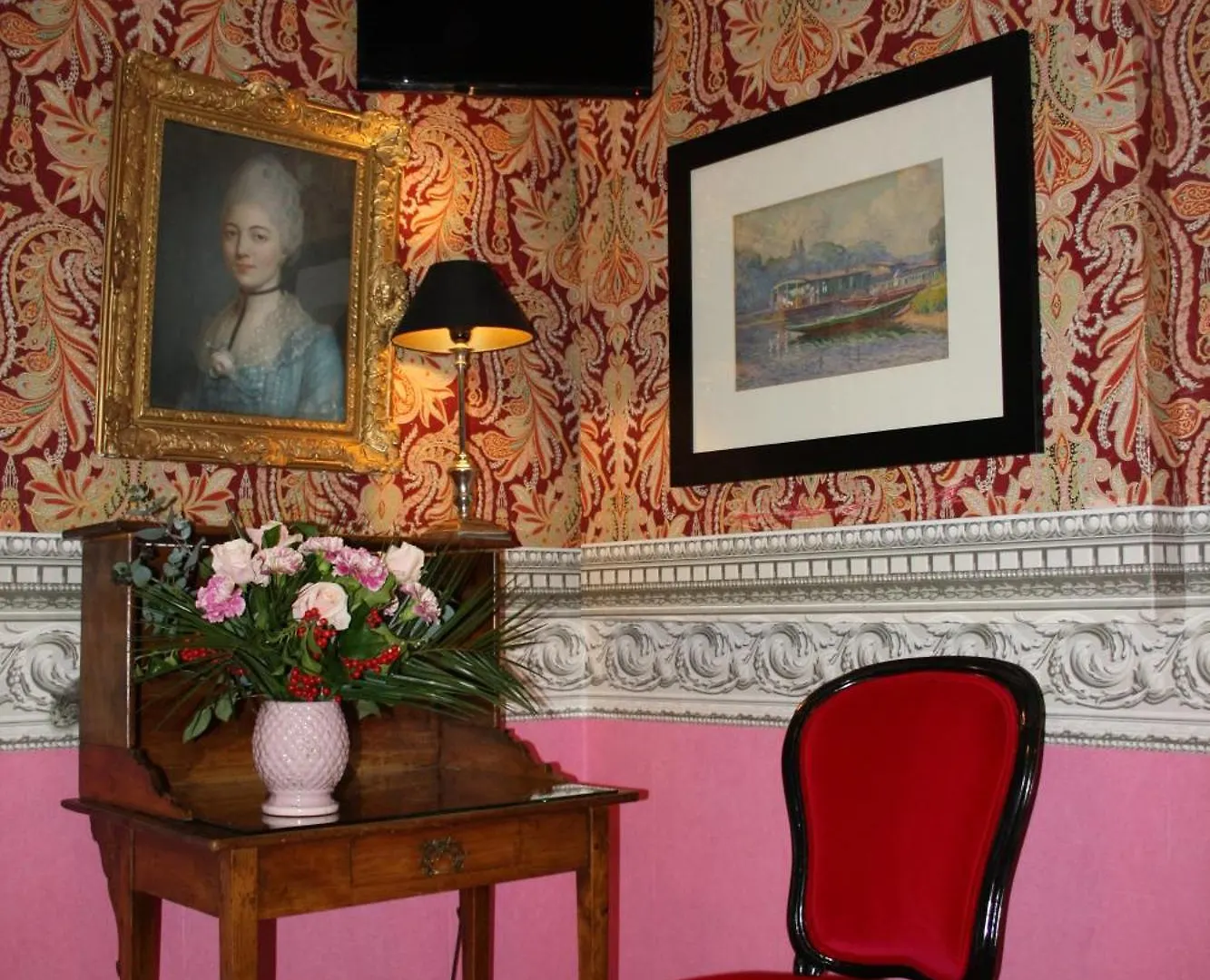 Hotel De Parijs
