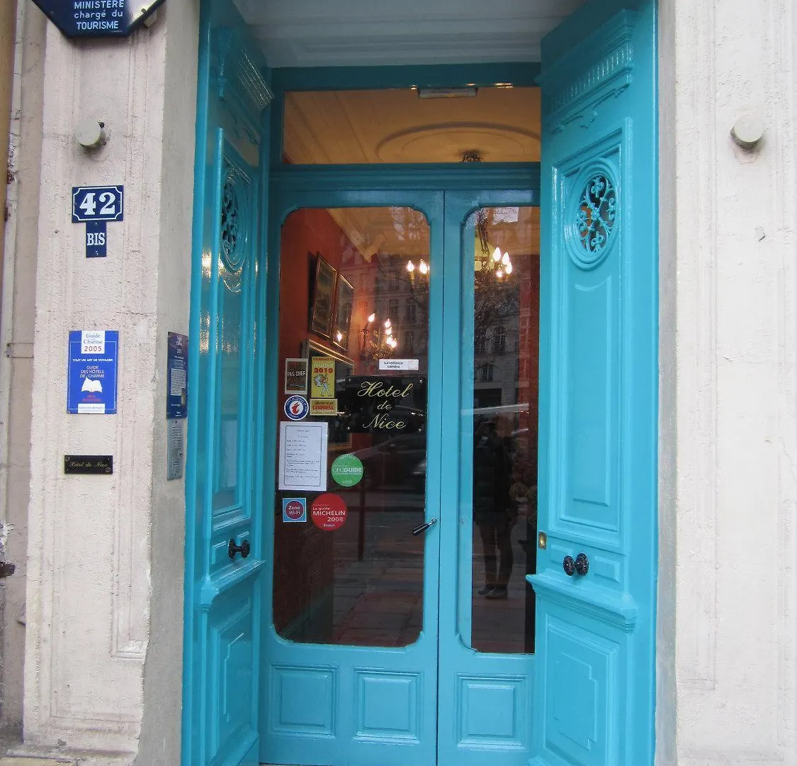 Hotel De 3*